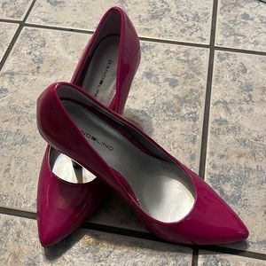 📌PRICE DROP📌 Bandolino fuchsia pointed toe pumps